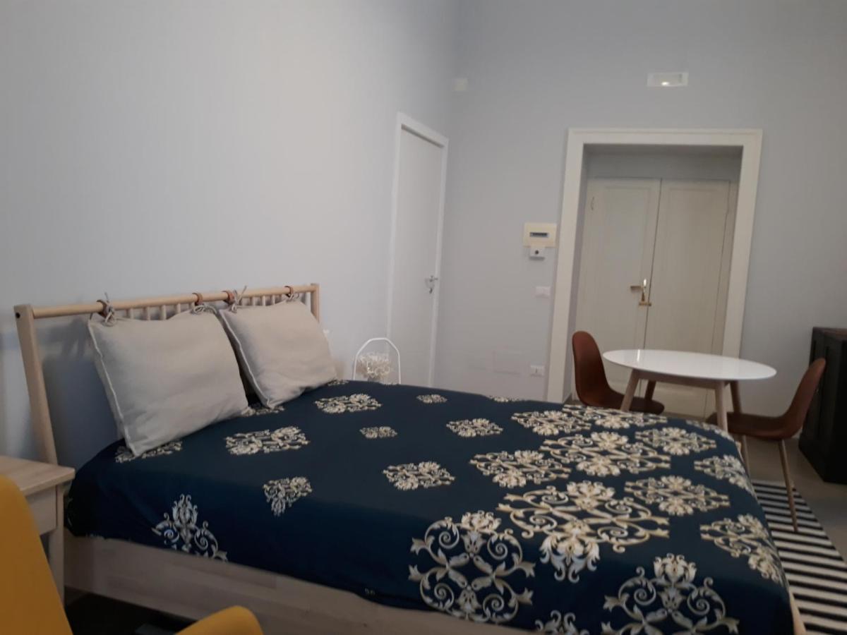 Piano Nobile Bed & Breakfast เนเปิลส์ ภายนอก รูปภาพ