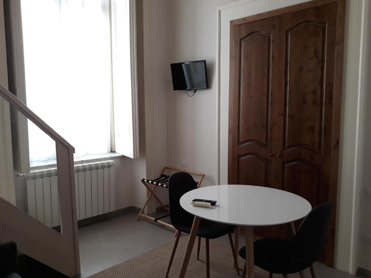 Piano Nobile Bed & Breakfast เนเปิลส์ ภายนอก รูปภาพ