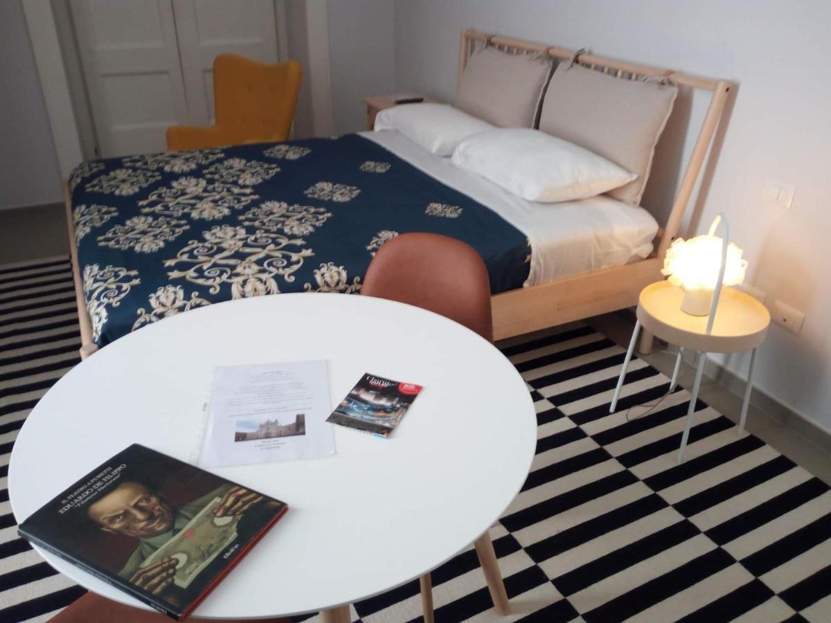 Piano Nobile Bed & Breakfast เนเปิลส์ ภายนอก รูปภาพ
